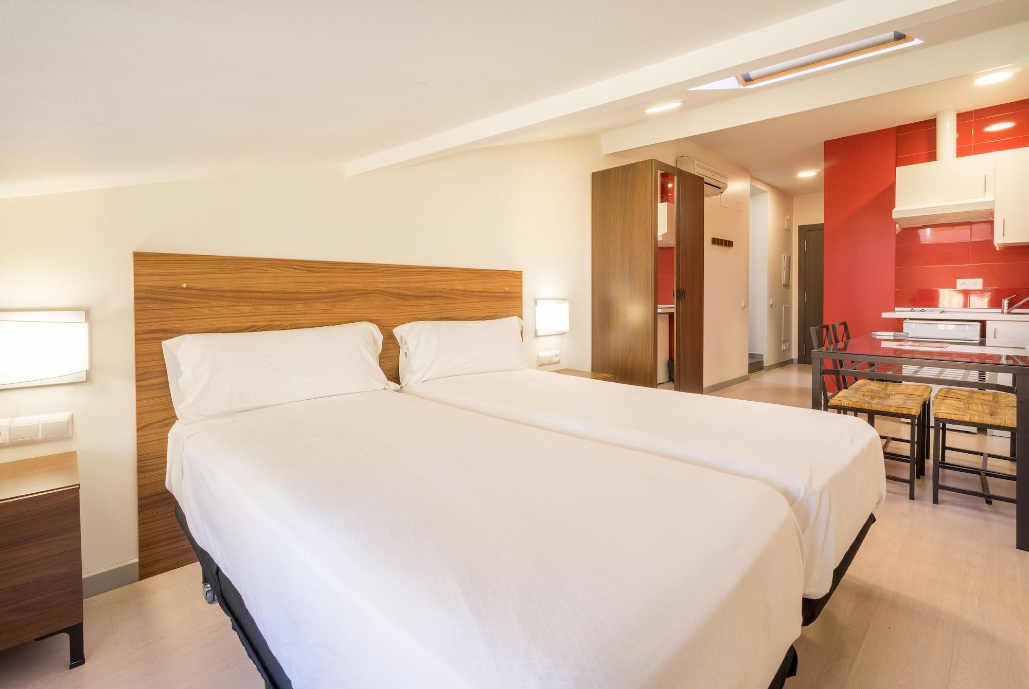 Caces Baluart Apartments מראה חיצוני תמונה