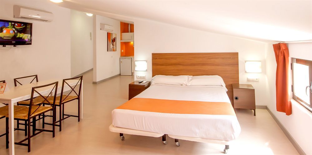 Caces Baluart Apartments מראה חיצוני תמונה