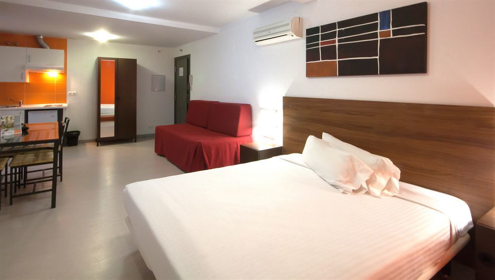 Caces Baluart Apartments מראה חיצוני תמונה